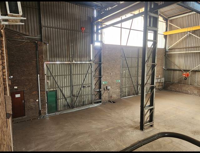 2,400M² WAREHOUSE TO LET IN WADEVILLE